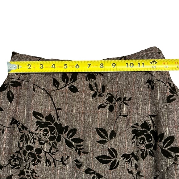 🤎 Coldwater Creek Skirt | Size PS | Brown | Velvety Floral Detail | Flawed Hem - Picture 7 of 9